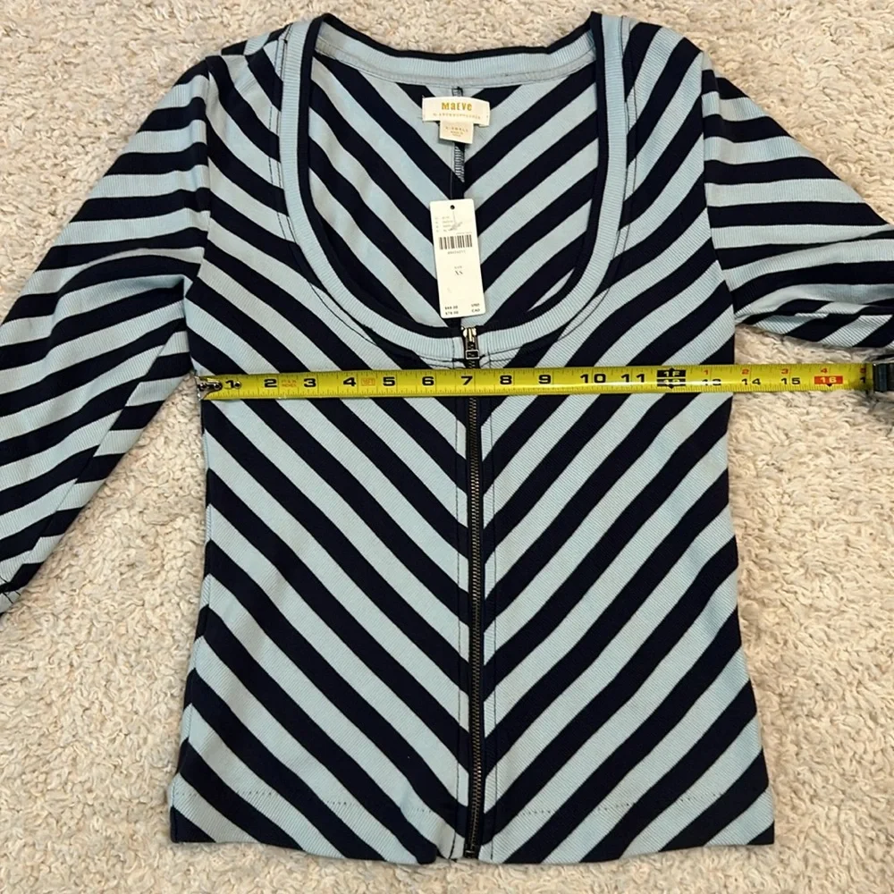 NWT ANTHRO MAEVE XS front zip scoop neck top in blue motif - Picture 6 of 10